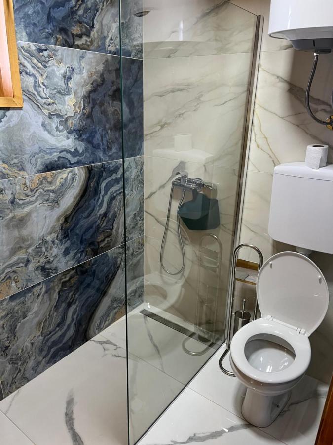 Apartmani Joka I Drvene Kucice Vrdnik Extérieur photo