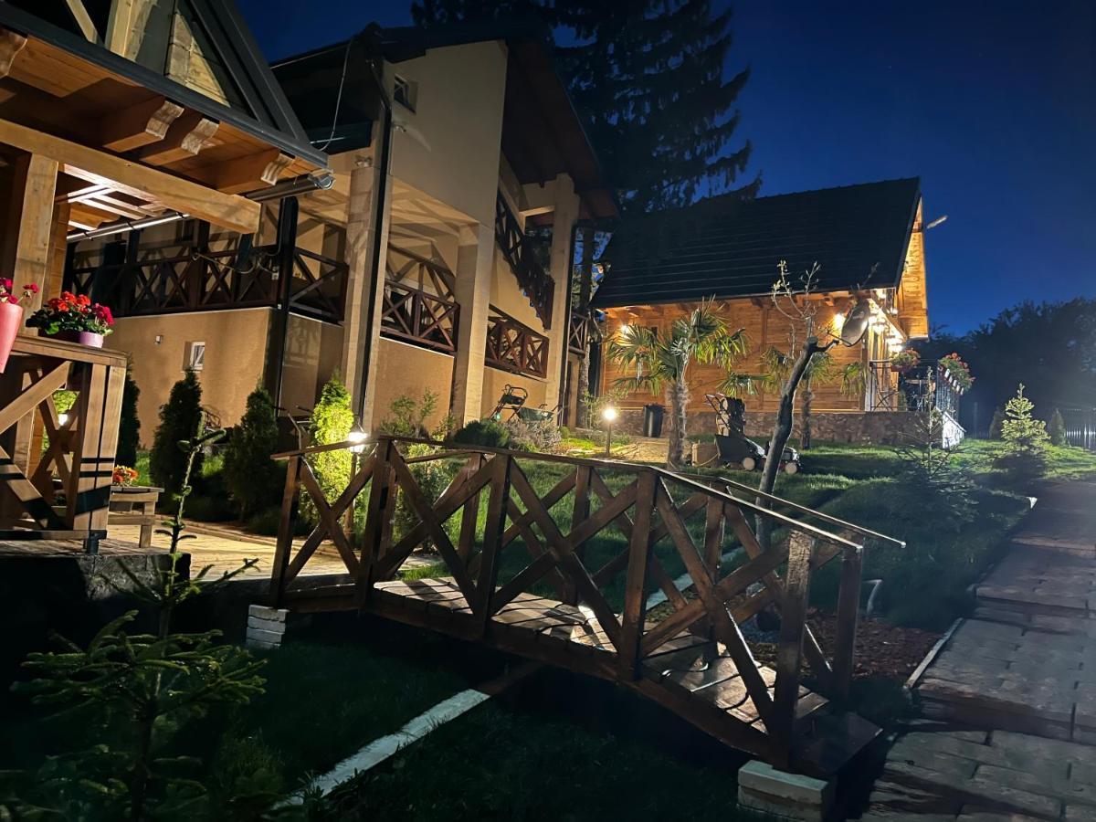 Apartmani Joka I Drvene Kucice Vrdnik Extérieur photo
