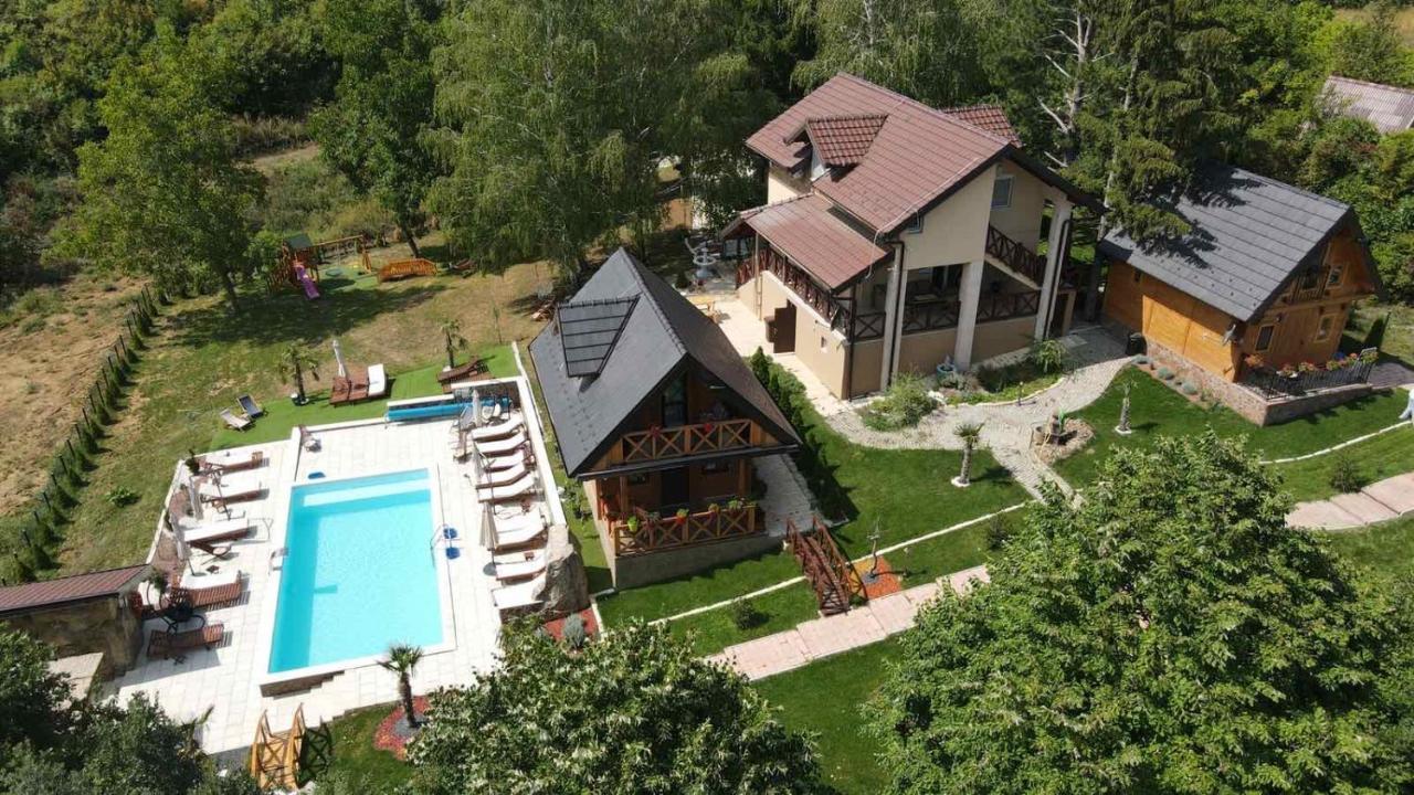 Apartmani Joka I Drvene Kucice Vrdnik Extérieur photo